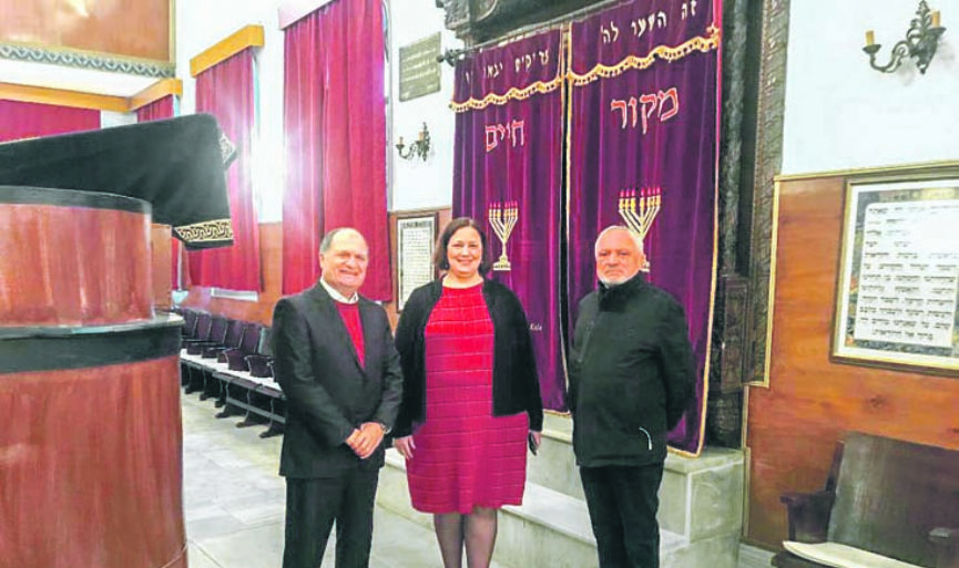 anakkale Synagogue Welcomed U.S. Consul General Darnell