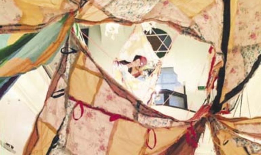 “Fabric/ate” Exhibition Suits Schneidertemple Perfectly