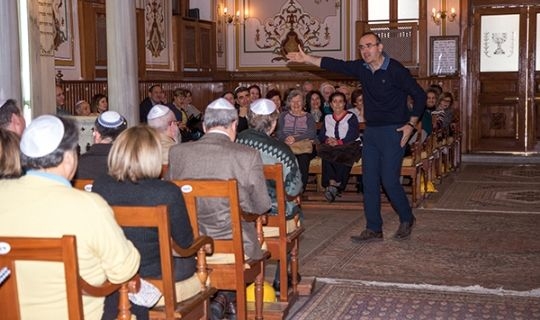 AN ENLIGTENING SUNDAY AT A 116- YEAR OLD SYNAGOGUE