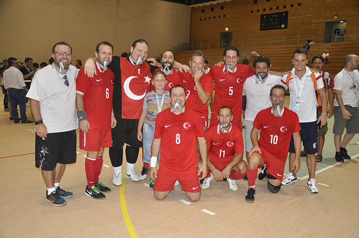Futsal   Masterslar da gümüş madalyada kaldı 