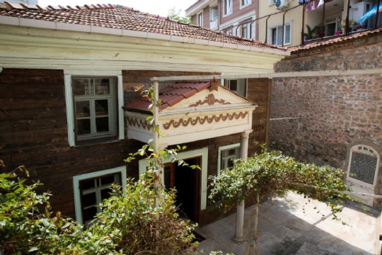 İstanbul’da kaybolmakta olan bir cemaat ve Karaim Sinagogu