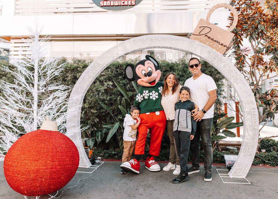 Deniz Karmona Benbicaco with her family