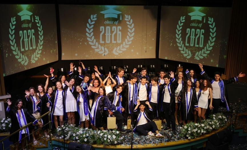 U�MO&acute;da 112. y�l mezuniyet co�kusu
