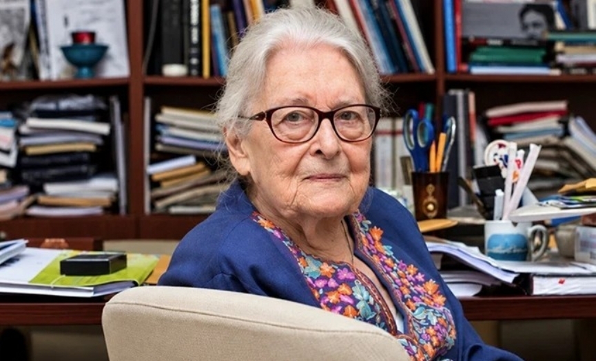 �oanna Hoca&acute;n�n ard�ndan: Kendi g�zlerimizle g�rmek