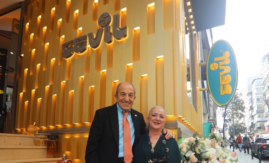 Sevil´in ilk maazasnn uurlu patikleri  yenilenen maazada yine yerini ald