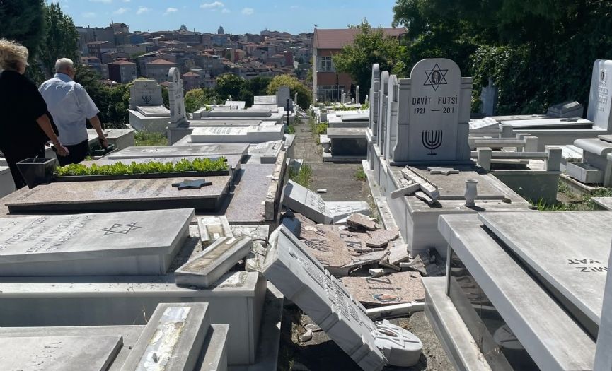 Hasköy Musevi Mezarlığında vandalizm: 36 mezar taşı kırıldı, 2 kişi gözaltında