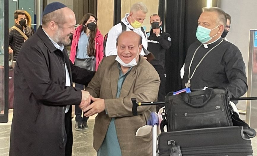 After a Month in Hiding, Afghanistan´s Last Jew Arrives in Turkey