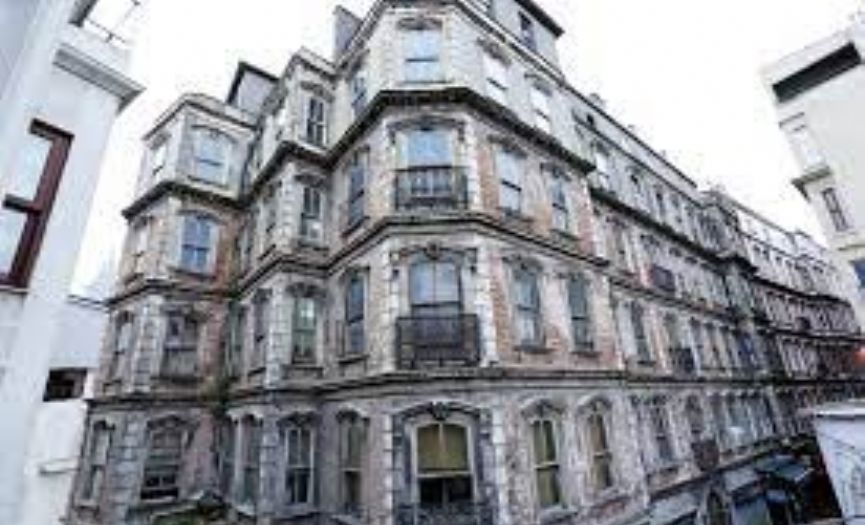 El Apartamento Barnathan i la famiya Barnathan | Şalom Gazetesi