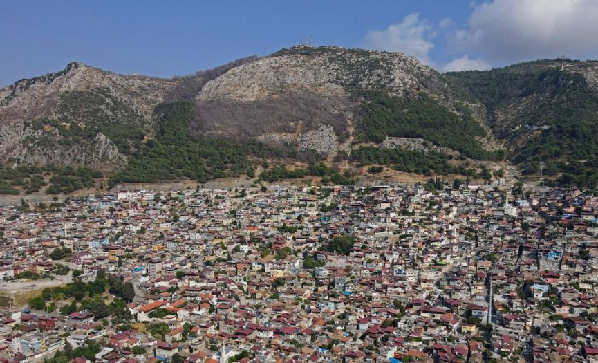 On the Turkish-Syrian Border, a City´s Last Jews Watch the Ending of an Epoch