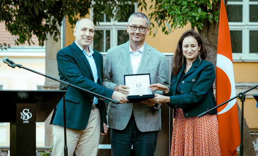 NDS Lizi Behmoaras Translation Award Found its Owner