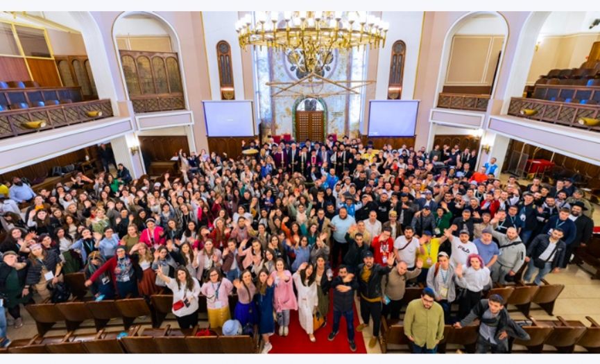 550 Young Guests at Neve Shalom Synagogue