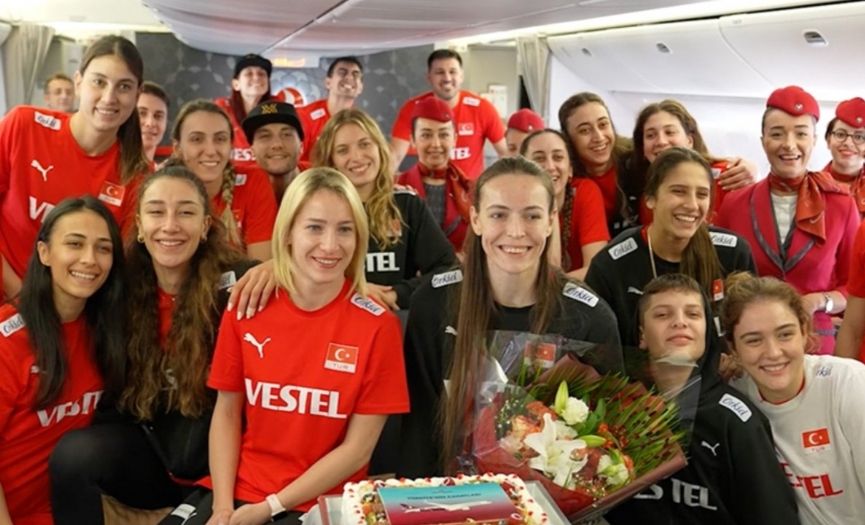 A Milli Kadn Voleybol Takm, cokuyla karland