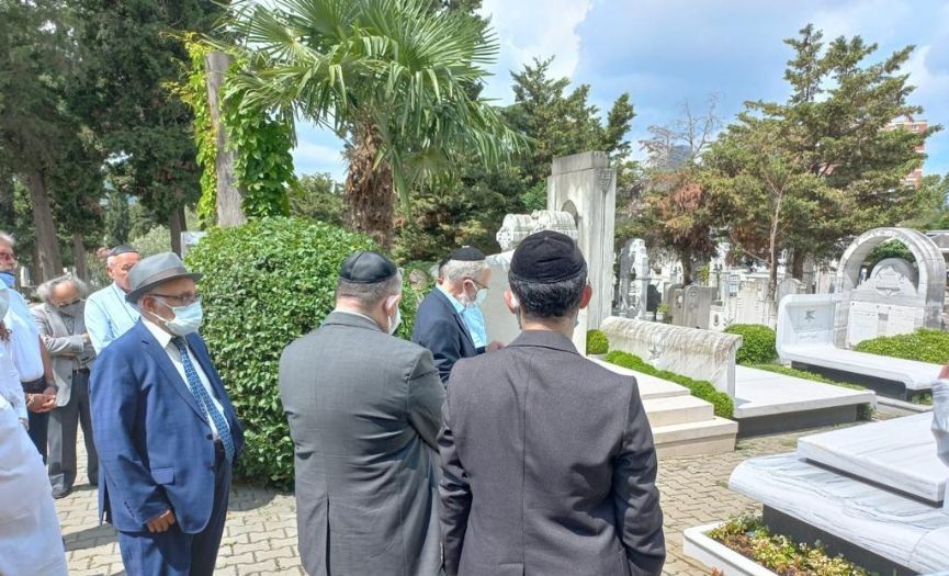 Türkiye eski Hahambaşısı Rav. David Asseo mezarı başında anıldı