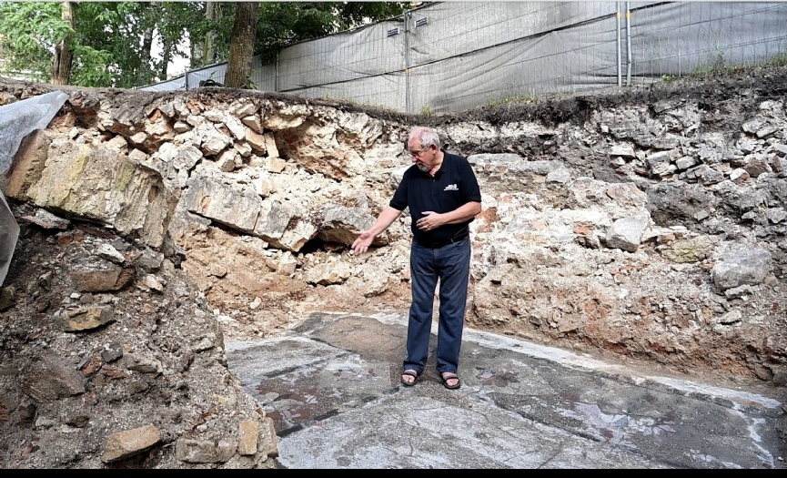 Arkeologlar, B�y�k Vilna Sinagogu&acute;nun zeminini ortaya ��kard�