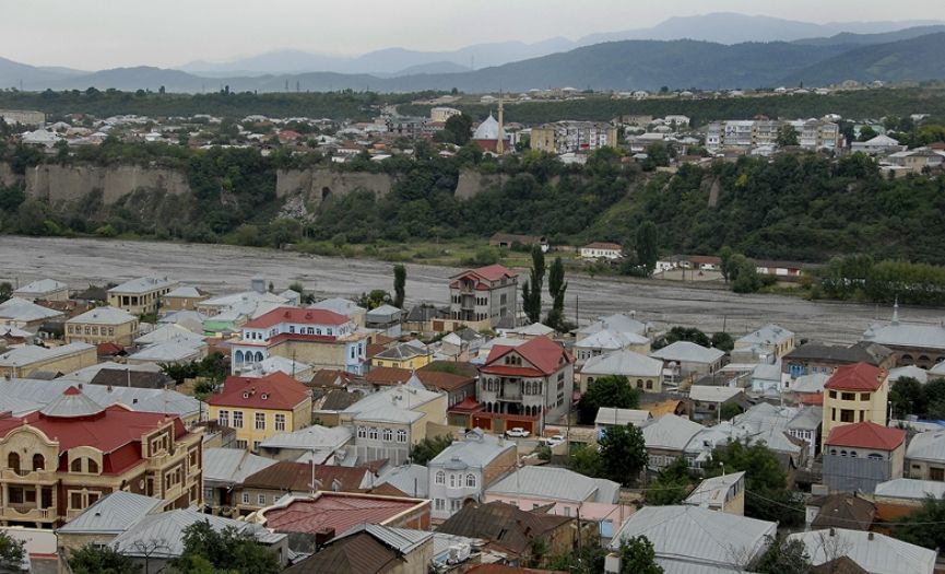Quba sandra. Красная Слобода Азербайджан. Губа красная Слобода Азербайджан. Куба красная Слобода. Куба красная Слобода Азербайджан горы.