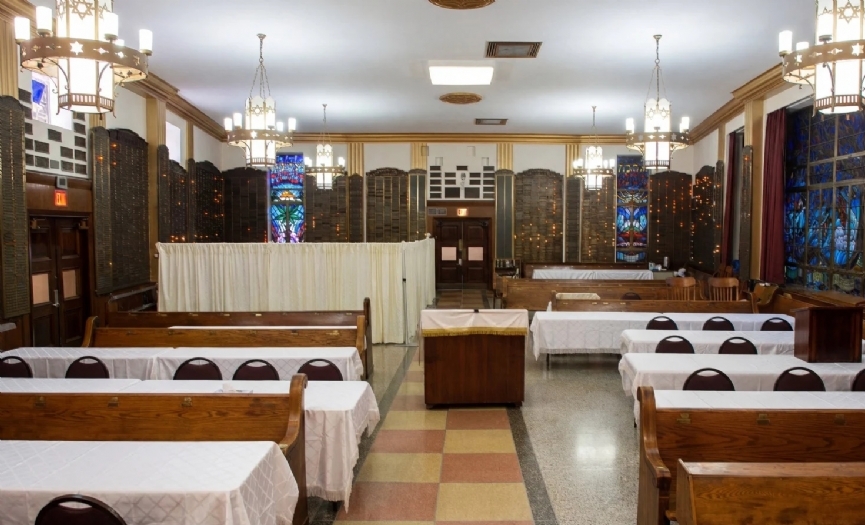 New York Valisi sinagogu kurtaracak