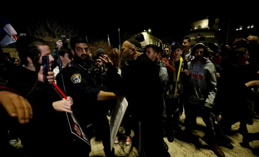 srail´de polis Tapnak Tepesi yrynde ar saclarla att